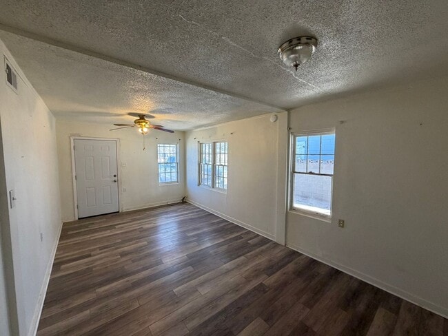 Photo - 2 Bed 1 Bath Home