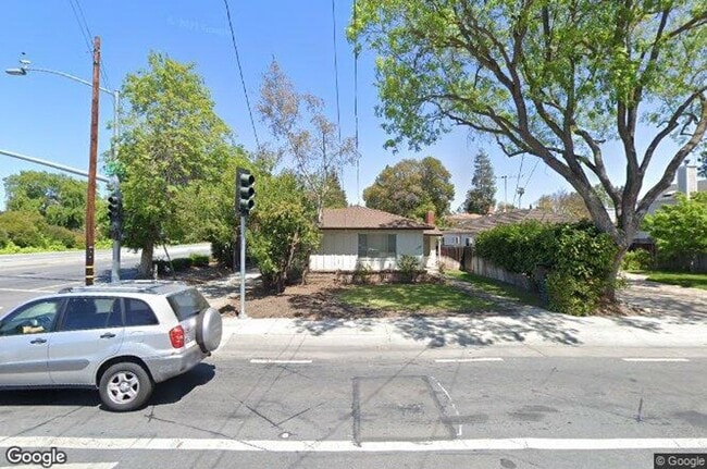 Photo - 2421 Louis Rd