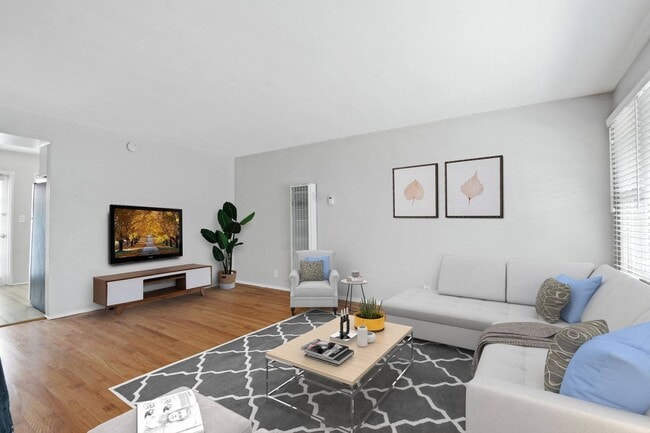 Photo - 527 Washington