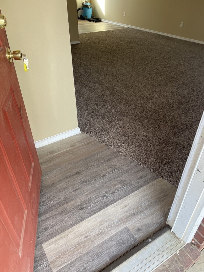 Photo - 609 S Mulberry St