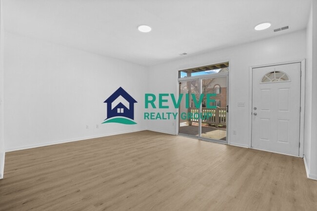 Photo - 15715 Parkway Ln