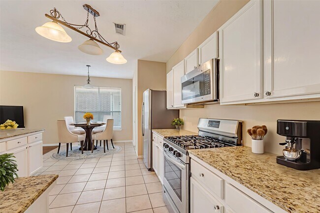 Photo - 914 Chapwood Ct