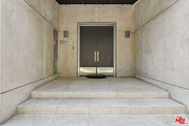 Photo - 15539 Hamner Dr