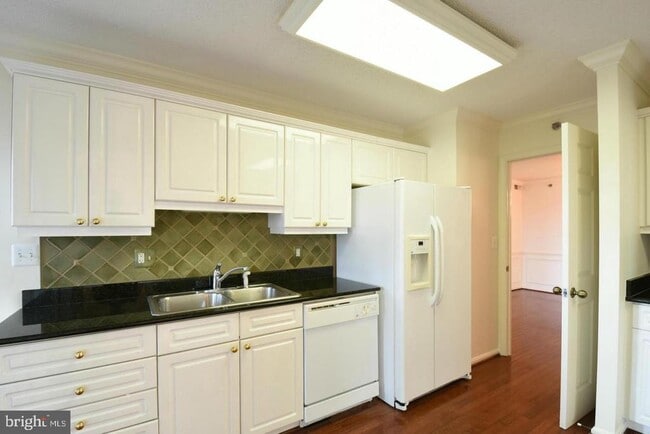 Photo - 2151 Jamieson Ave Unidad 1801-02