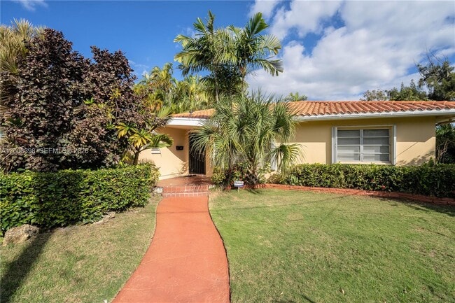 Photo - 475 S Shore Dr