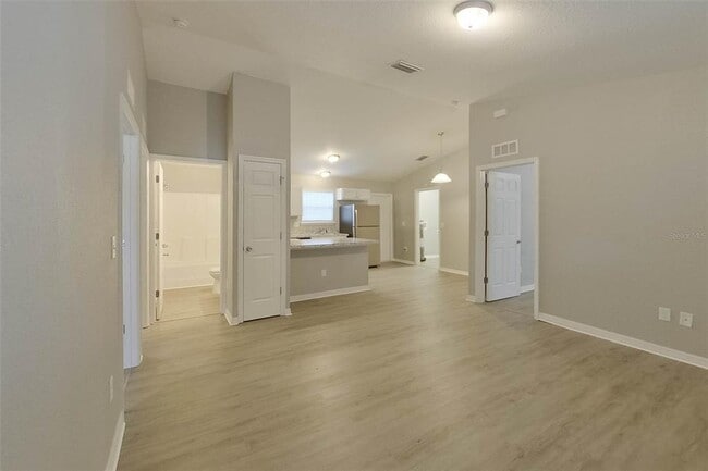 7 Locust Run Cir