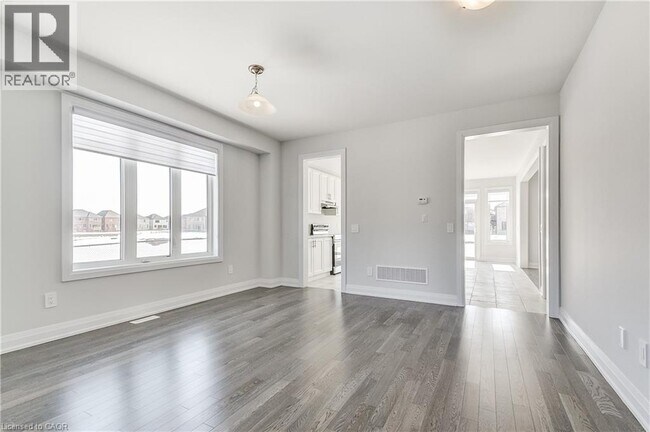 Photo - 35 Walters St