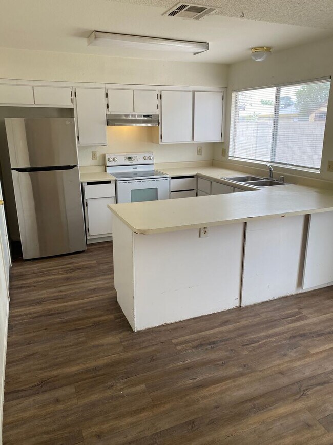 Single Level Glendale Gem Rental House Rental in Glendale, AZ