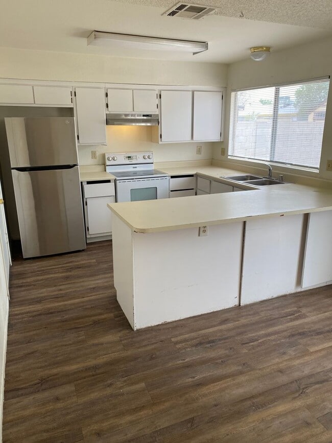 Photo - 5233 W Altadena Ave
