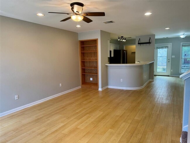 Photo - 6900 E Riverside Dr Unit 8