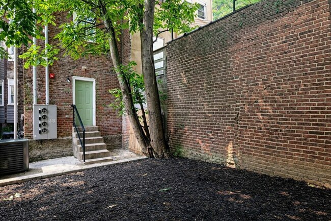 Photo - 6145 Lansdowne Ave Unit 6145 Landsdowne Avenue, Apt. 1