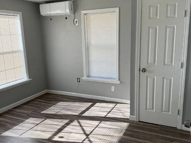 Photo - 3217 Stonewall St