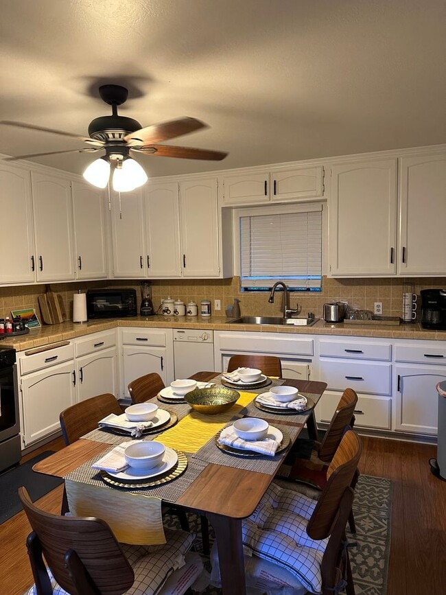 Photo - 2 bedroom 2bath with garage.