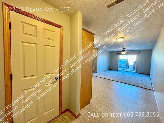Photo - 2220 Devon Ave Unidad 107