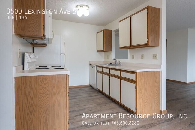 Building Photo - 3500 Lexington Ave S Unit 6
