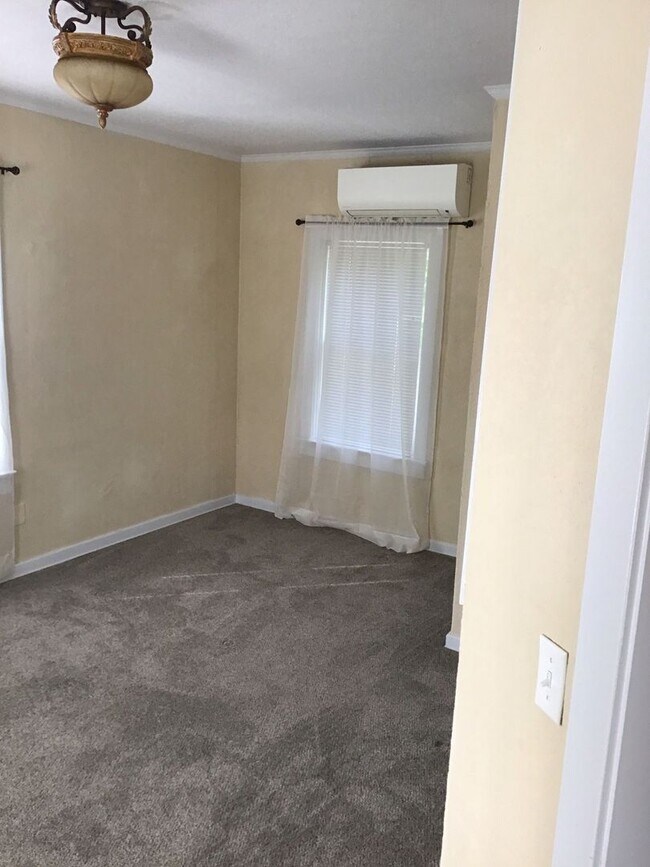 Photo - 101 W Main St Unidad 101 W. Main St.  C