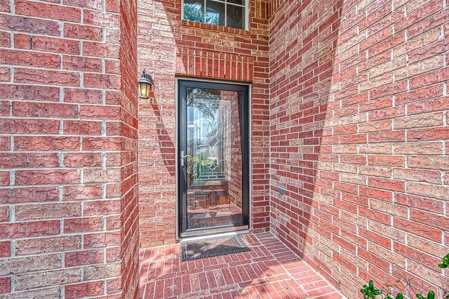 Photo - 2218 Falcon Knoll Ln