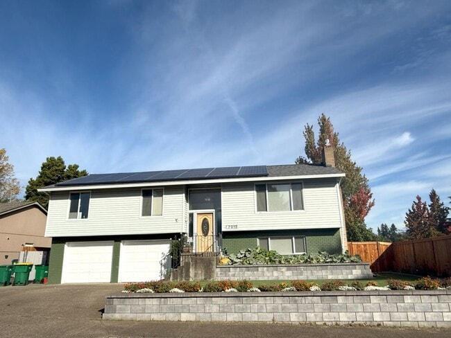 Building Photo - Stunning 4 BR / 3 BA West Beaverton Home with Private Oasis & Sport Court!