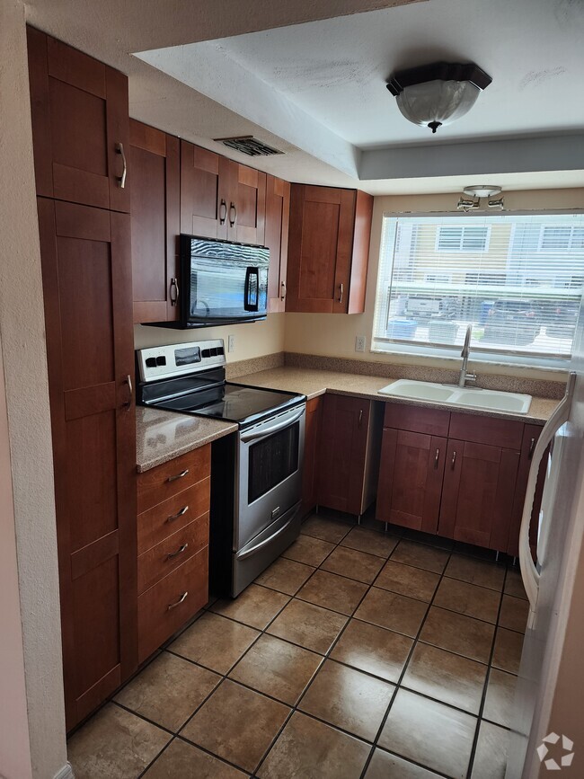 Kitchen - 2751 S Pines Dr Rental