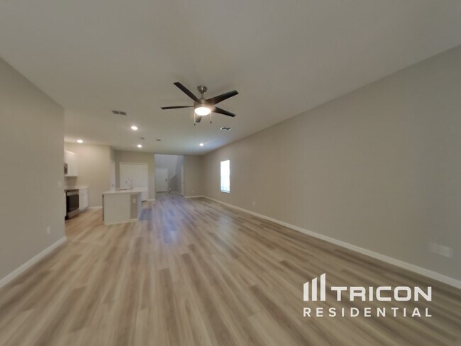 Photo - 2885 Grand Finale St