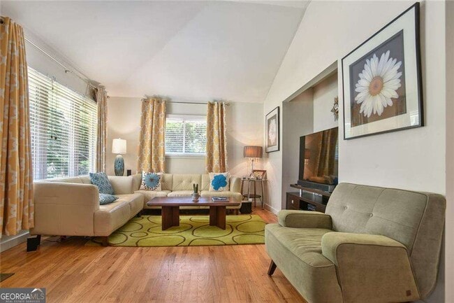 Photo - 2056 Arlington Ave NE