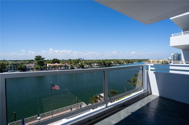 Photo - 5700 Collins Ave Unidad 6H