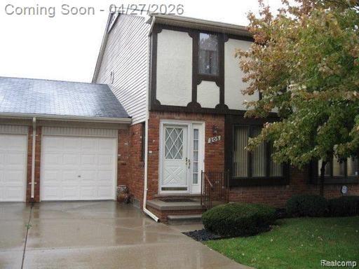 Building Photo - 205 Pineview Ct