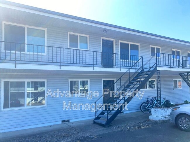 365 Jackson St W