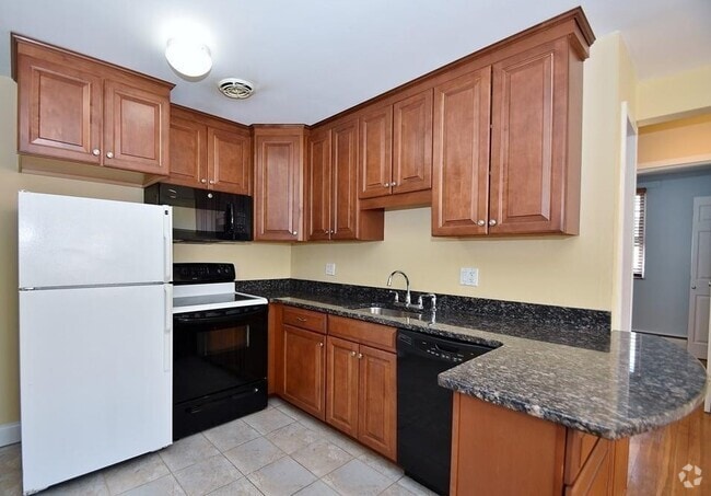 Building Photo - 109 Warren St Unit 10 Rental