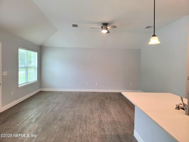 Photo - 1978 Solomon St