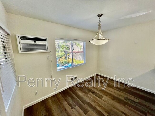 5543 Adobe Falls Rd Unidad 16