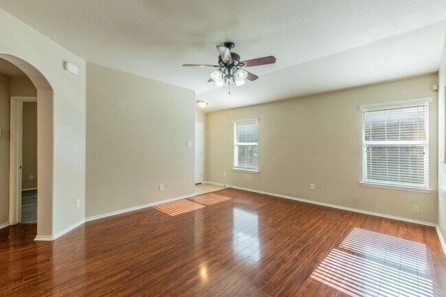 4908 Bayer Hollow Dr