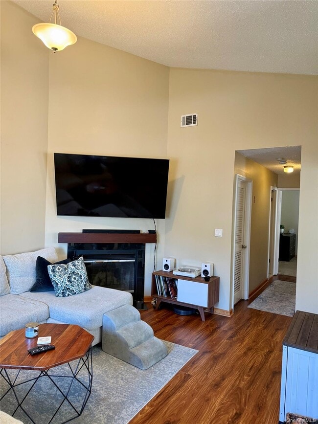 Photo - 4013 Whispering Hills Dr