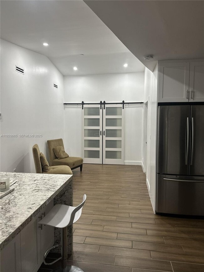 Photo - 7121 Harding St