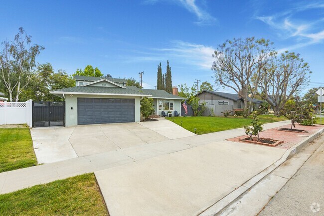 Building Photo - Old Town Orange Lifestyle Rental