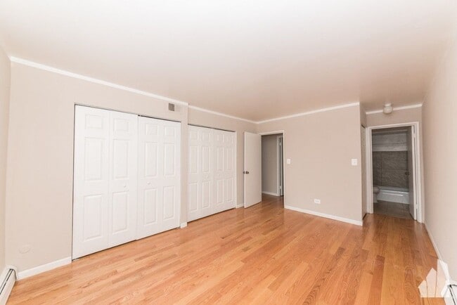 Building Photo - 1515 W Morse Ave Unit 312