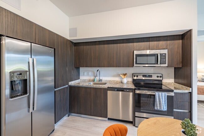 2BD, 2BA - 868SF - Kitchen