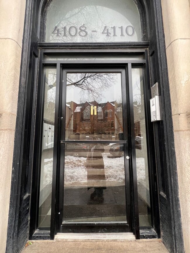 Photo - 4108 N Southport Ave Unit 2