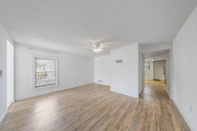 Photo - 361 Locust St Unidad 4