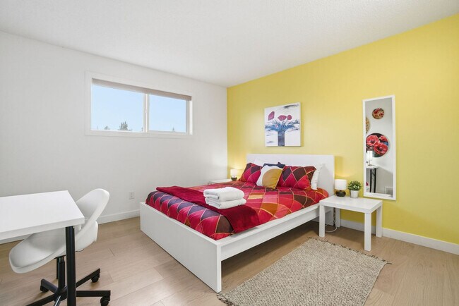 Photo - 3909-3912 12 Ave NW Unit SI FL1-ID1564618P