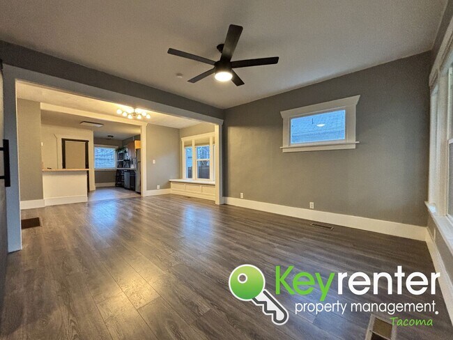 Photo - Cozy 4 Bedroom Tacoma Rental Home Near Lincoln District and Downtown