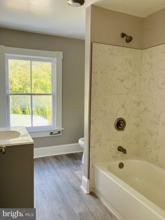 Photo - 20 W Clifford St