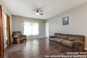 Photo - 210 Gardina St