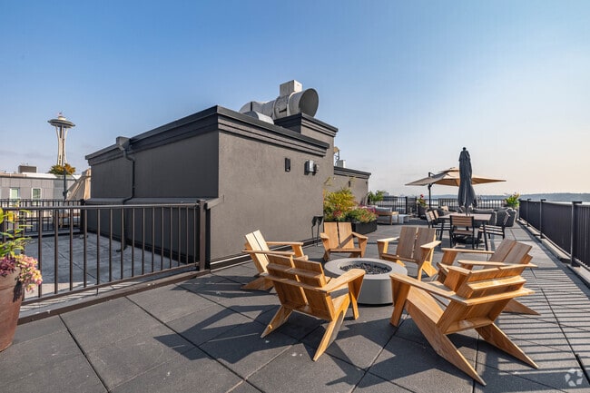 Reimagined Rooftop Terrace with Panoramic Views & Gas BBQs - Counterbalance Apartments