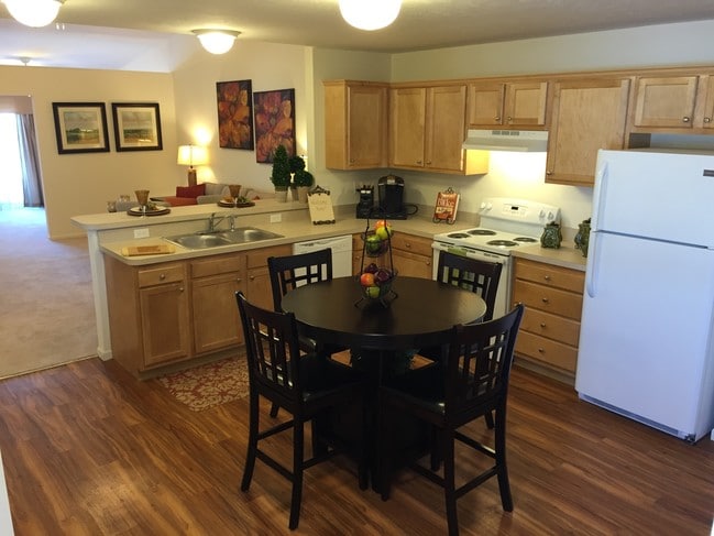 Photo - Redwood Macedonia