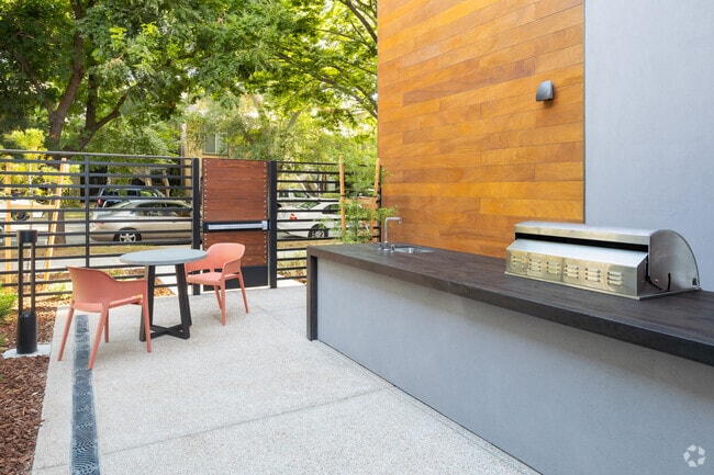 Courtyard / Barbecue Area view 1