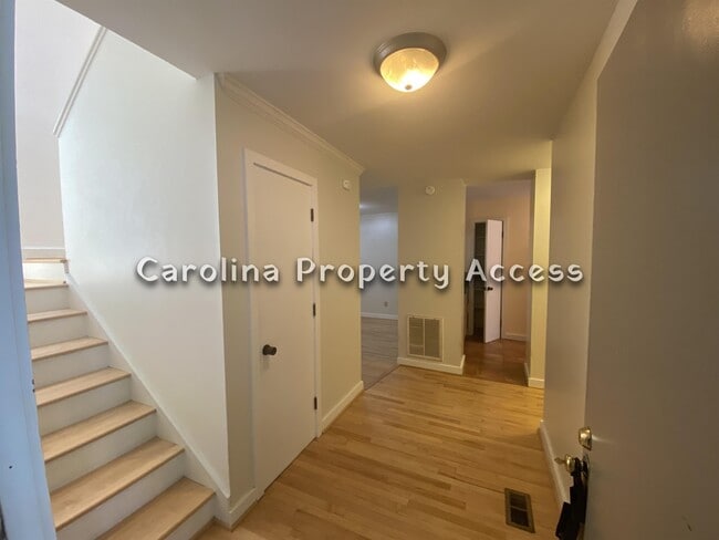 Photo - 436 Fairoaks Cir