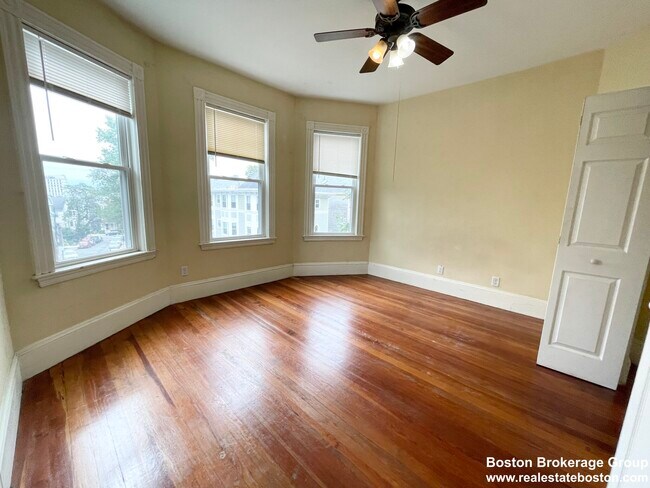 Photo - 112 Hillside St Unit 2