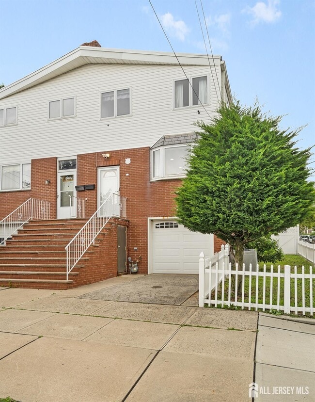 Building Photo - 295 Water St Rental
