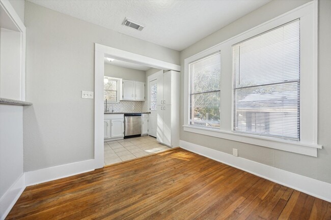 Photo - 1536 Michigan St Unit 02